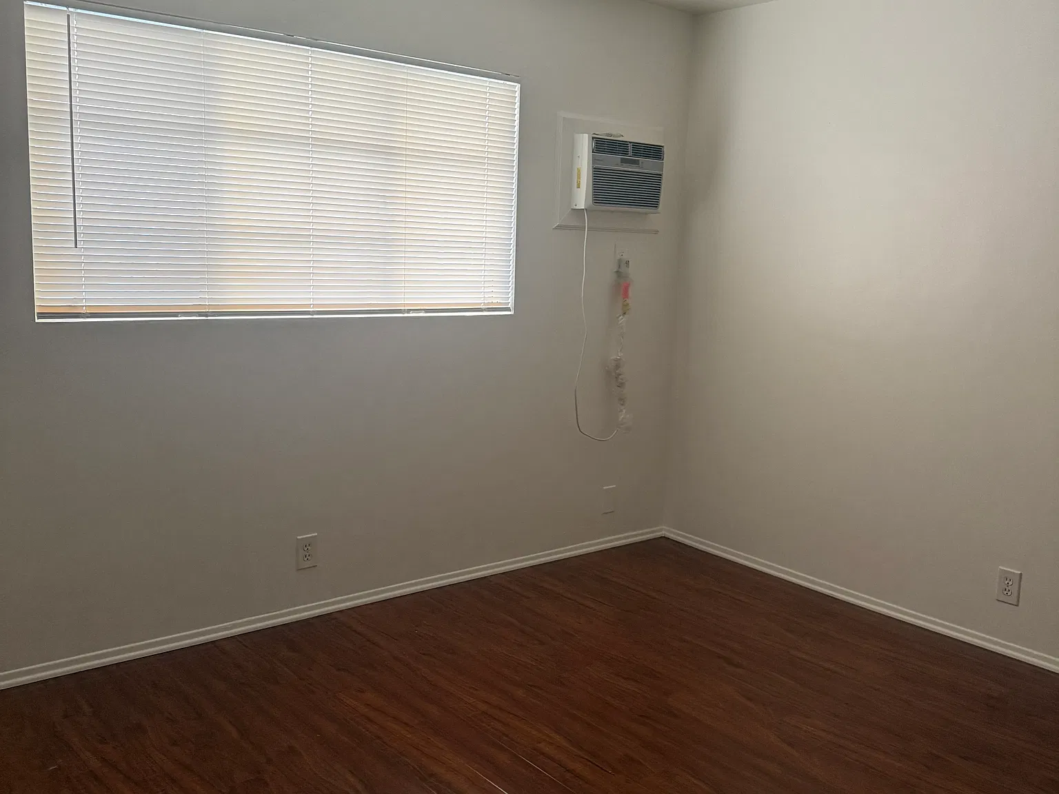 522 Linwood Ave — Photo 4