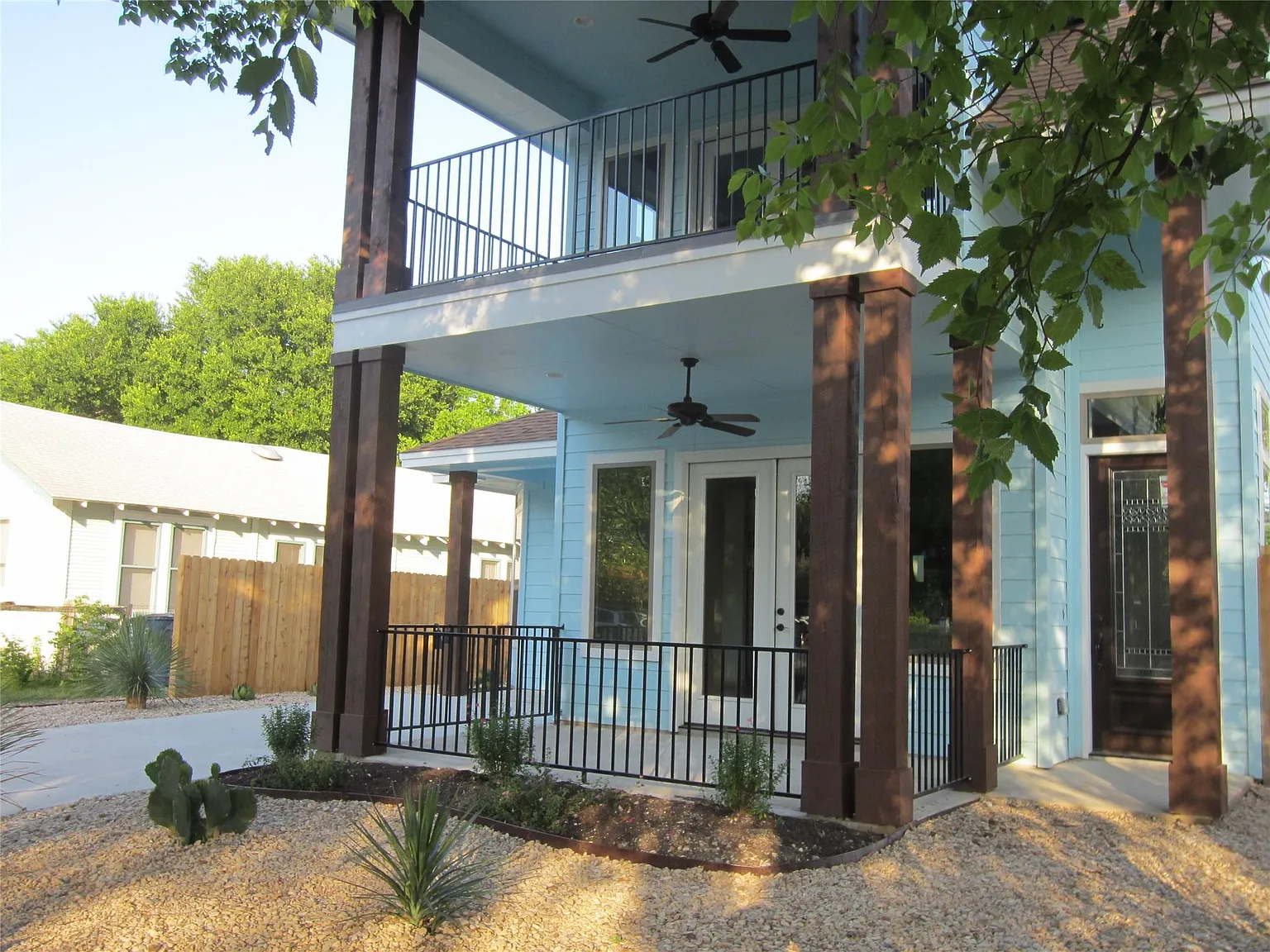3 bed, 3.0 bath, 1652 sqft, $3,950 — Photo 4