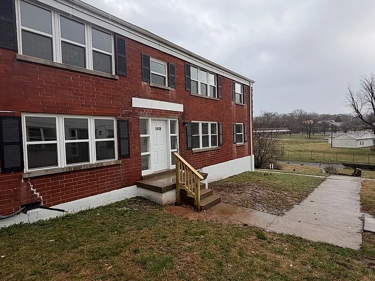 1439 Nightingale Rd — Photo 1