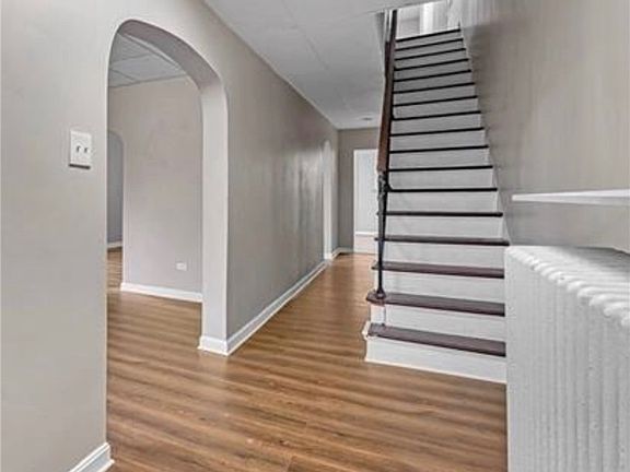 3rd image of 522 Freeland St