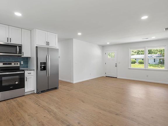 3rd image of 4457 Elderwood Dr