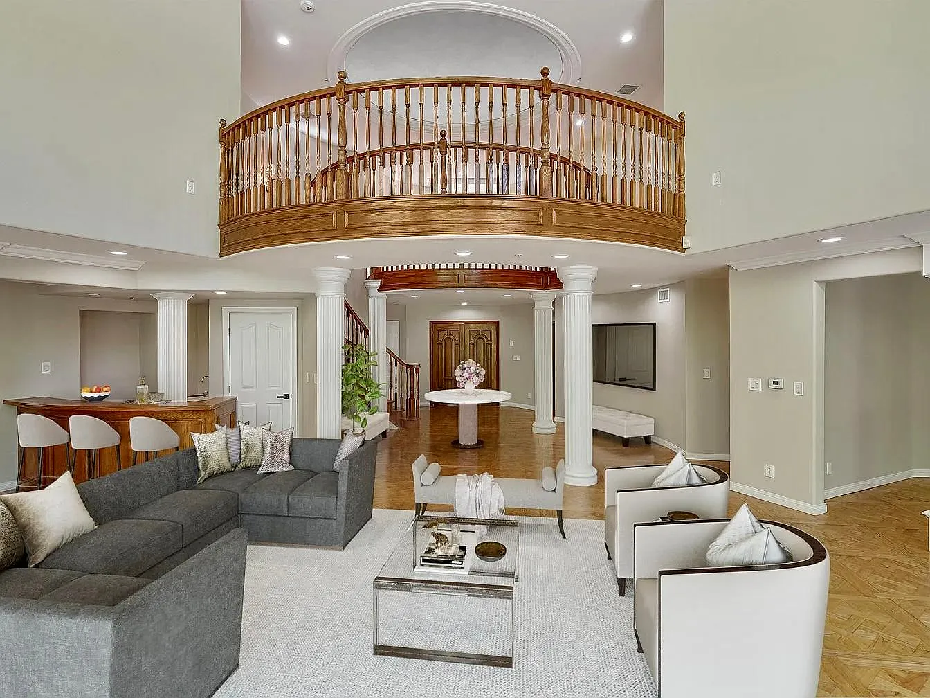 4 bed, 4.5 bath, 4619 sqft, $21,500 — Photo 4
