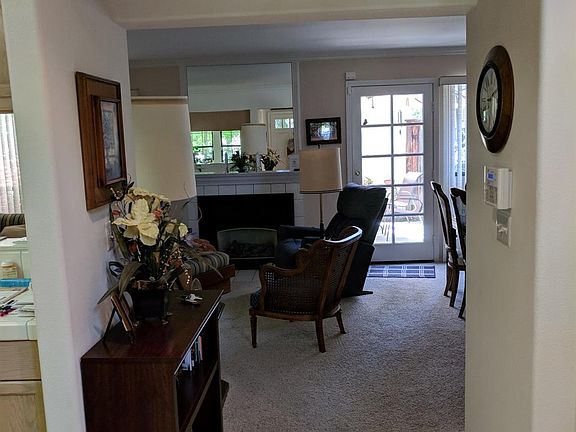 2nd image of 945 E Foxhill Dr