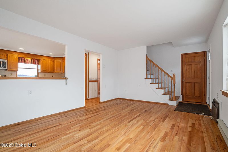 5th image of 1507 Grovenors Corners Road