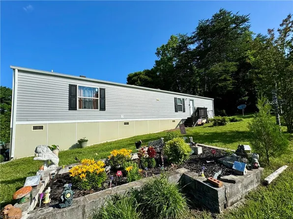 1820 Gold Hill Rd, Madison, NC 27025