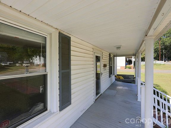 5th image of 609 Poplar Ave