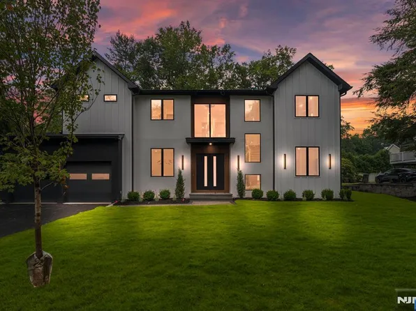 65 Lenox Ave, Demarest, NJ 07627