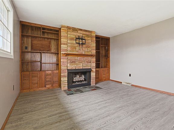 5th image of 215 Crossgates Rd