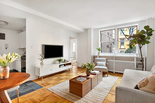 Sold by Compass | media 1