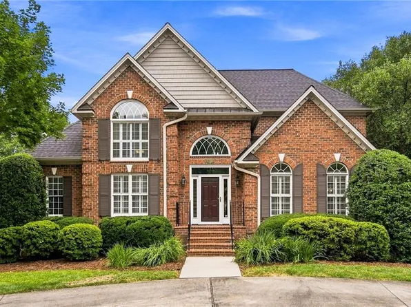 4600 Century Oaks Ln, Winston Salem, NC 27106