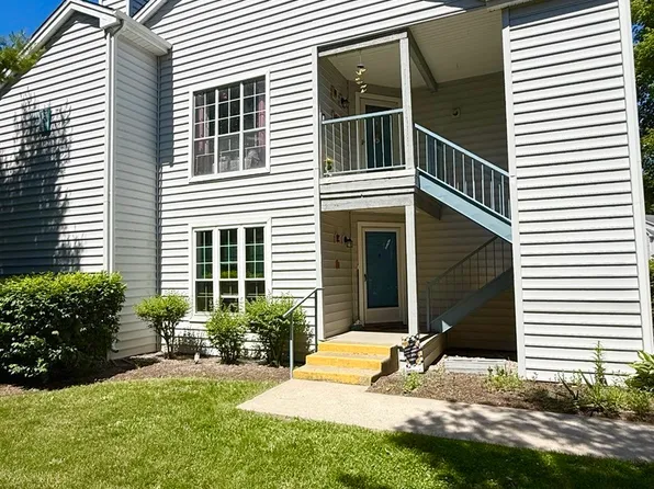 15 Crown Knoll Court #34, Groton, CT 06340