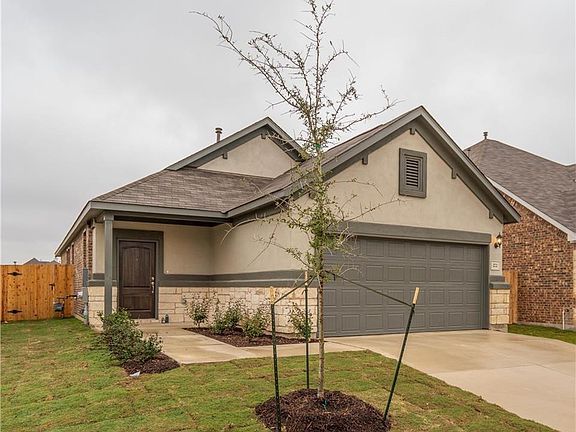 3rd image of 272 Thornless Cir