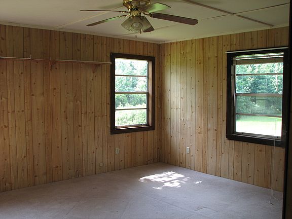 4th image of 1050 County Road 4238
