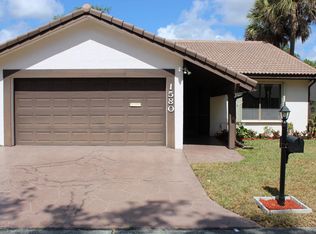 1580 Riverwood Ln, Coral Springs, FL 33071