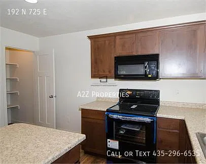 3 bed, 2.5 bath, 1599 sqft, $1,725 — Photo 4