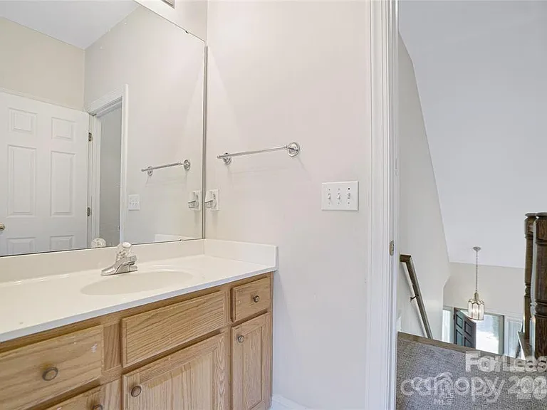 112 McConnell Dr — Photo 38