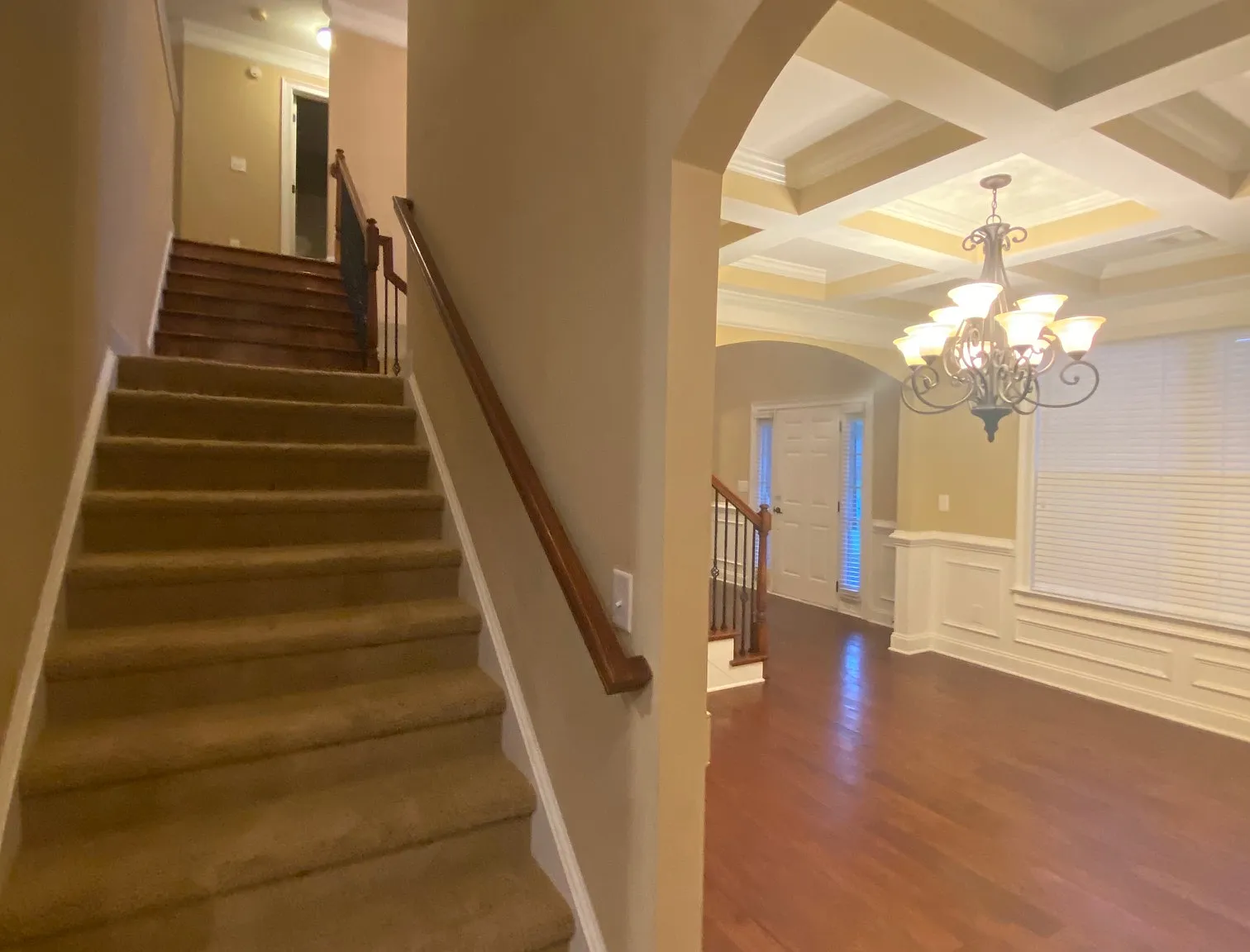 319 Haywood Dr — Photo 4