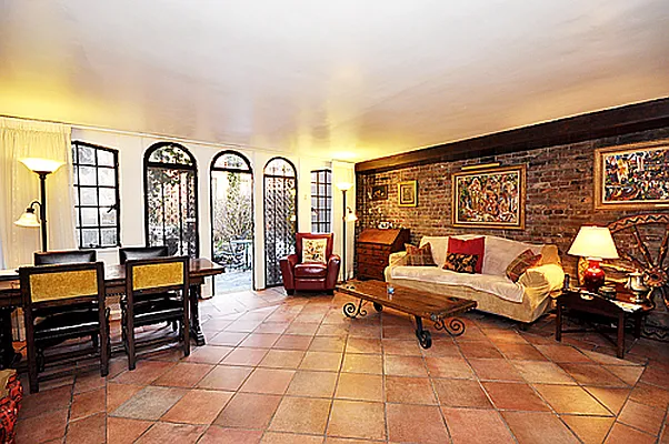 Sold by Leslie J. Garfield | media 6