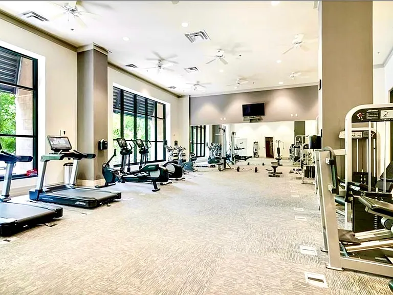 3040 Peachtree Rd NW #8 — Photo 22