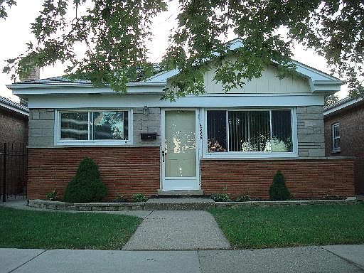 1st image of 4526 S 1st Ave
