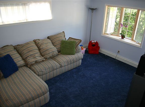LIVING ROOM, BAY WINDOW,NEW CARPET,COAT CLOSET, ALL FRESHLY PAINTED