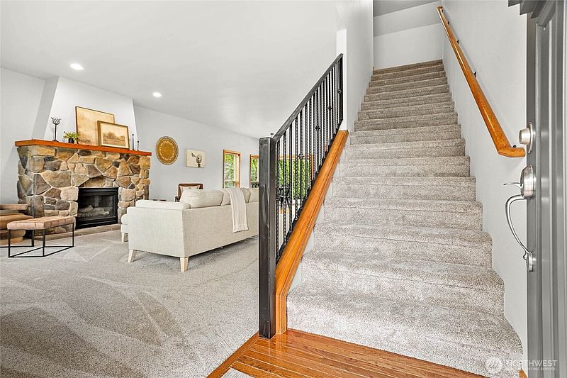 3rd image of 1451 Larkspur Street