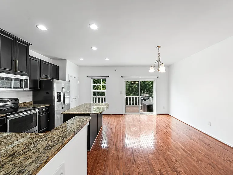 1222 Carrick Ct — Photo 13