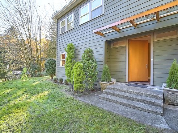 2nd image of 5110 NE 184th St