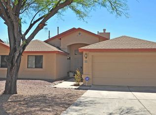 8206 E Mesquite Ridge Cir, Tucson, AZ 85710