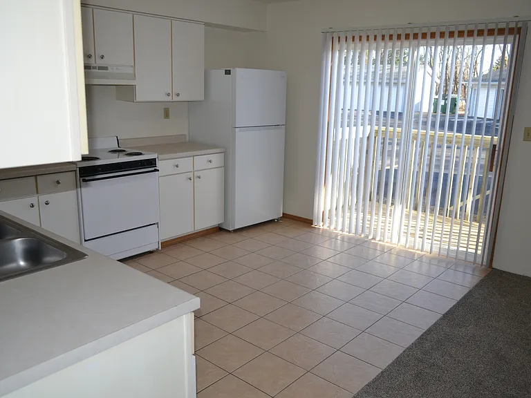 14991 Liston Ave — Photo 4