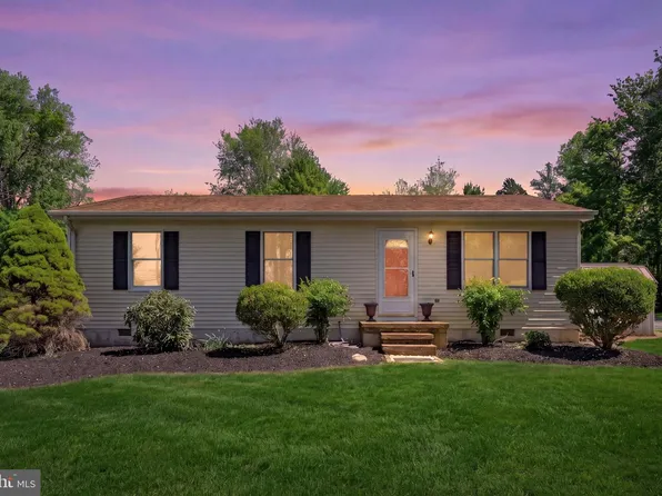9283 Springs Rd, Warrenton, VA 20186