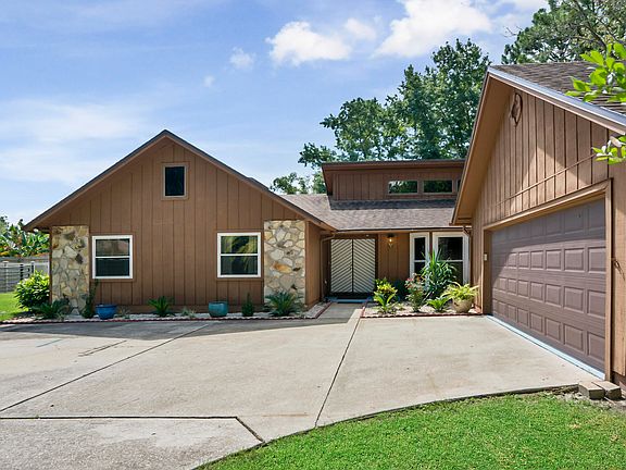 3rd image of 2920 Mandarin Meadows Dr S