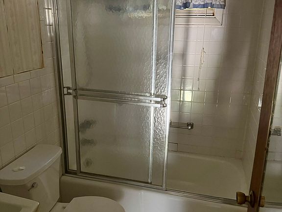 3rd image of 93A Karen Court