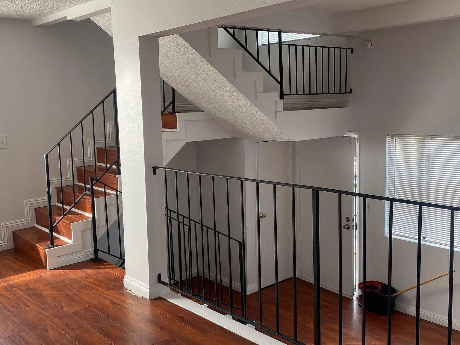 2 bed, 1.5 bath, 1033 sqft, $2,350 — Photo 3