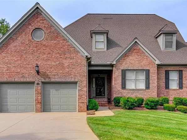 3000 Sunningdale Ct #3000, Elon, NC 27244