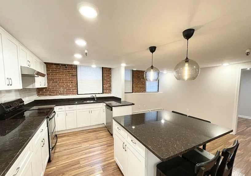 39 Hemenway St #26X