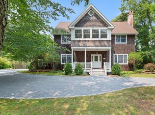 15 W Harbor Dr, Sag Harbor, NY 11963