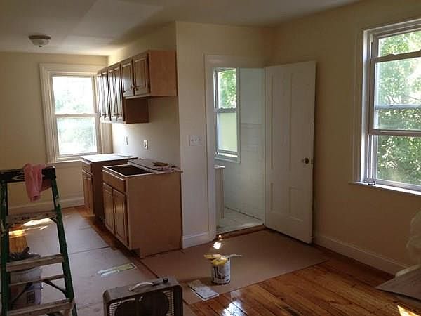 2nd image of 28 Walnut St APT 202