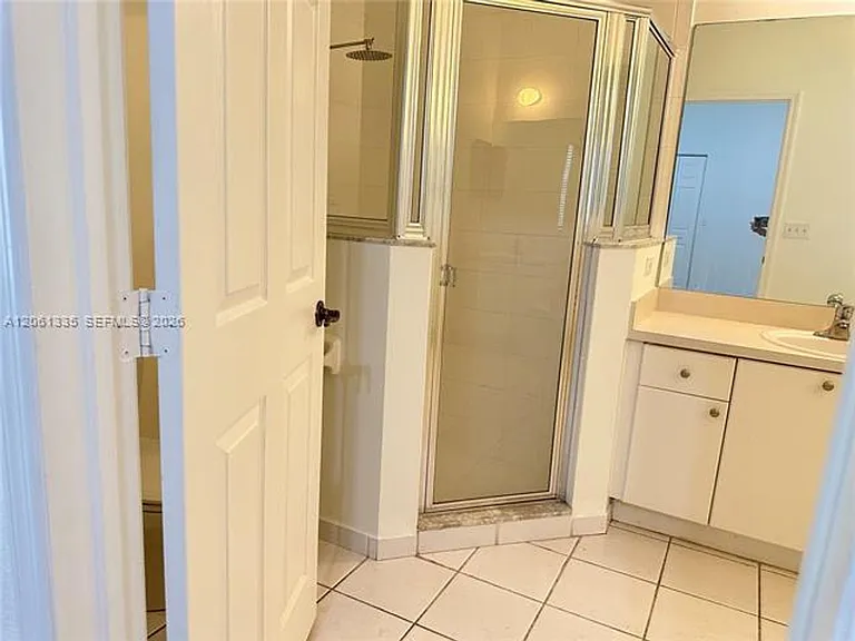 1721 SE 17th Ave #1721 — Photo 14