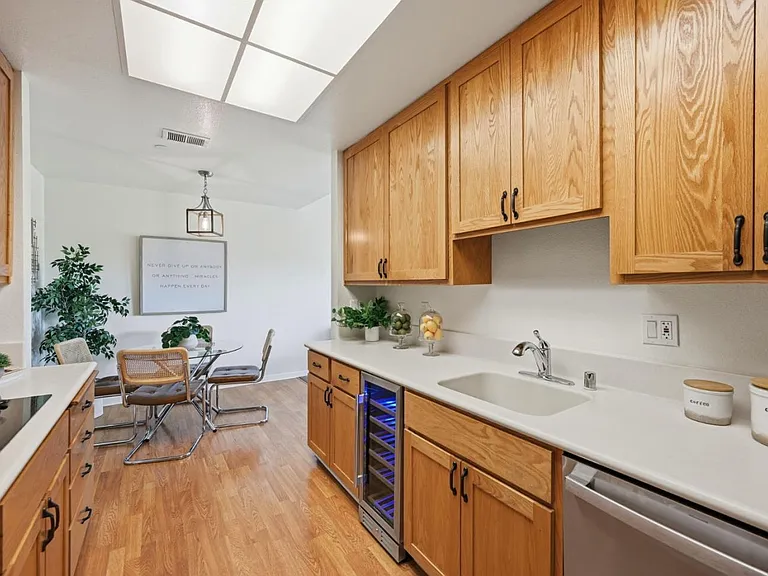 1110 Bayswater Ave #303 — Photo 9