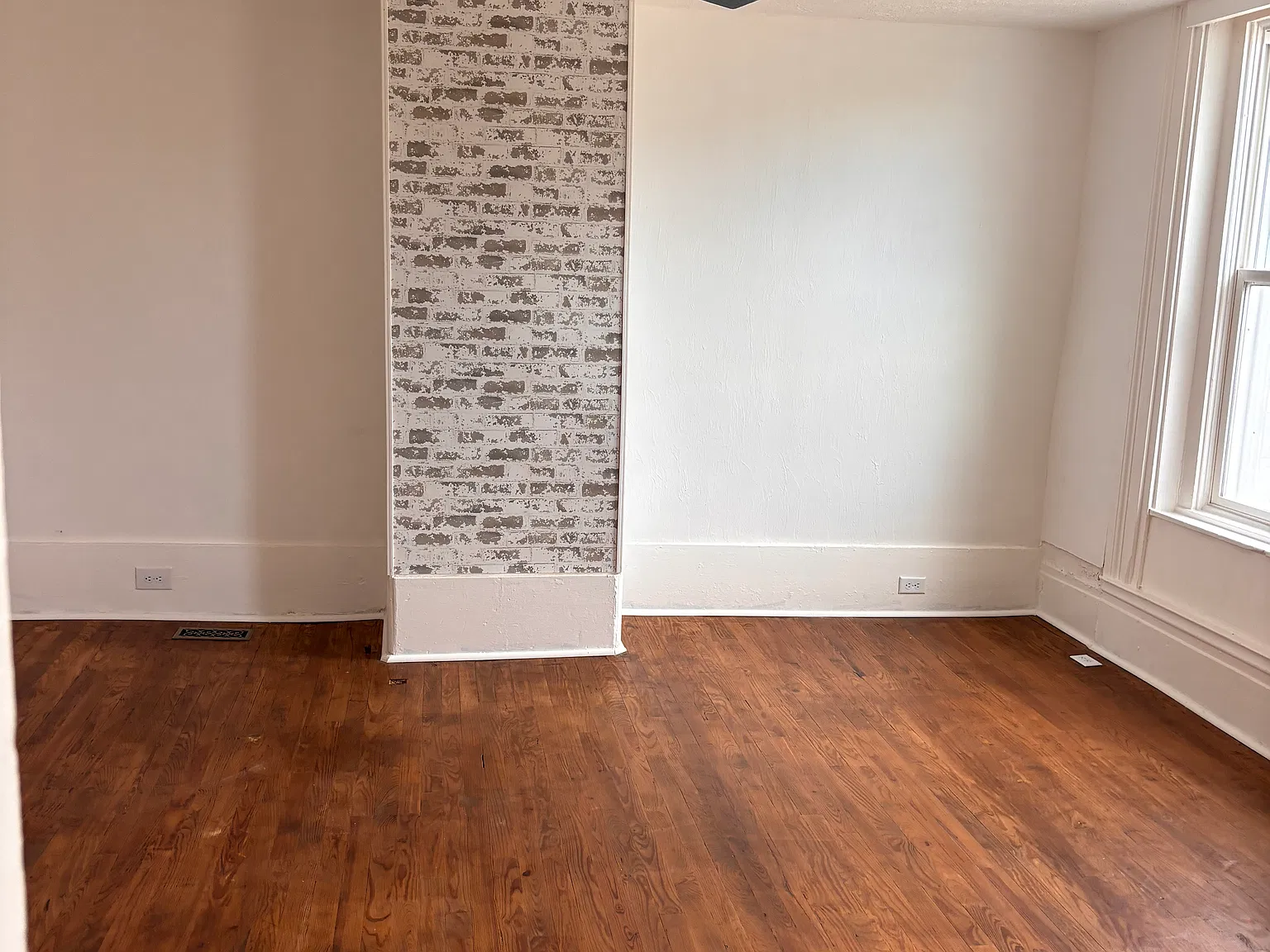 1 bed, $900 — Photo 2