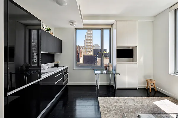 Sold by SERHANT. | media 4