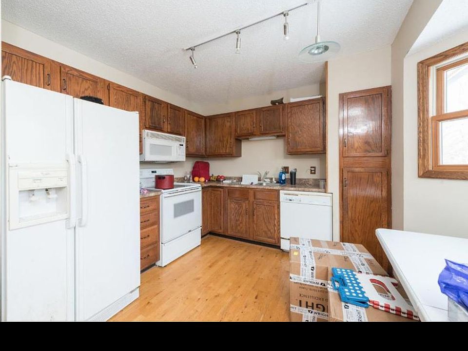 2nd image of 10105 Upper 205th St W