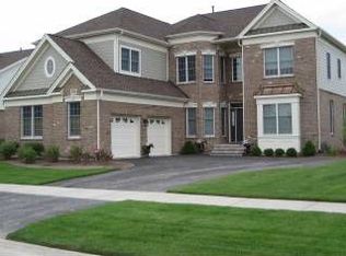 2 Tournament Dr S, Hawthorn Woods, IL 60047