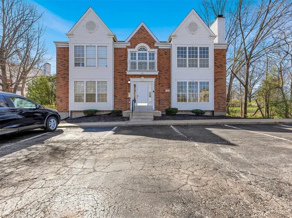 309 Clayton Crossing Pl APT B, Ballwin, MO 63011