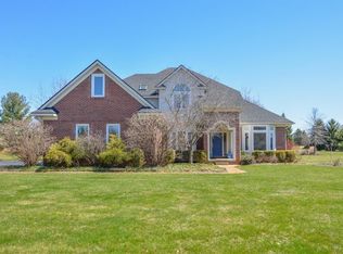 5679 Creekview Dr, Ann Arbor, MI
