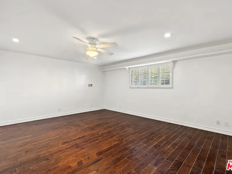 1233 Corsica Dr — Photo 9
