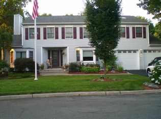 55 Duke Dr, Paramus, NJ 07652