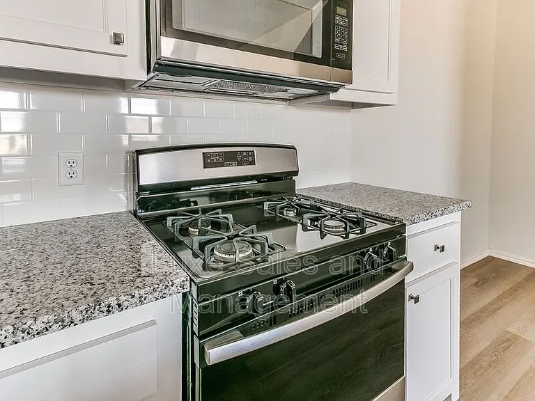 10530 Utica Dr — Photo 15