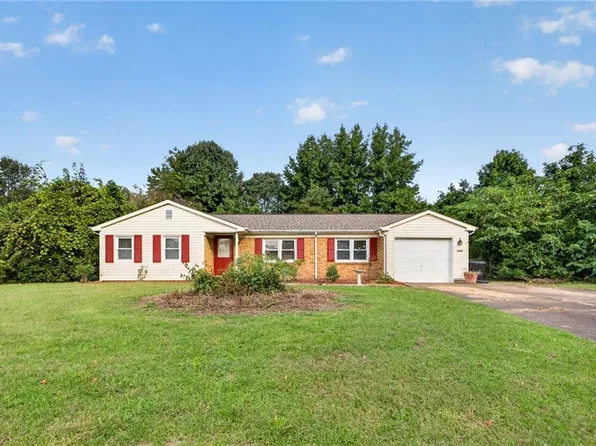 5800 Goolagong Dr, Virginia Beach, VA 23464
